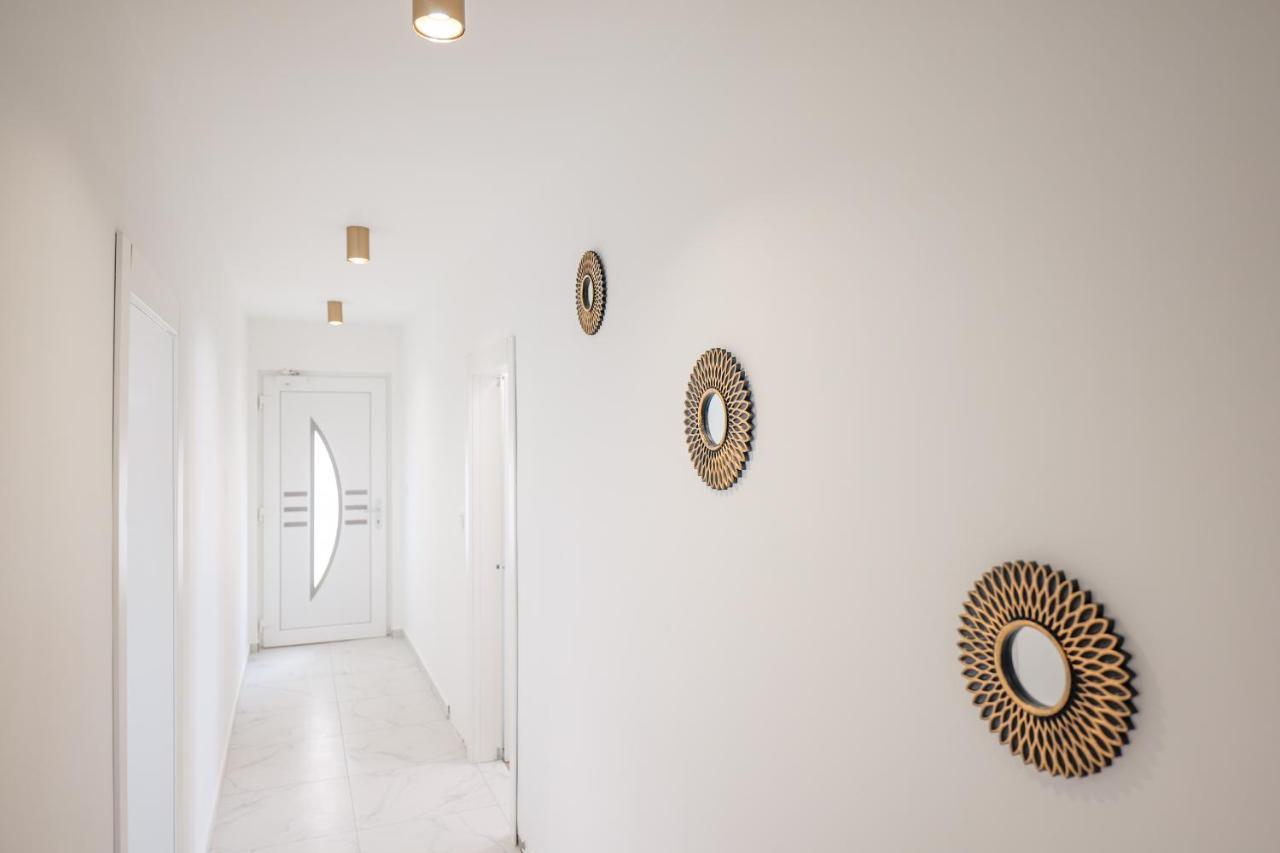 Beachfront Apartments Tic With Seaview Miletici Esterno foto