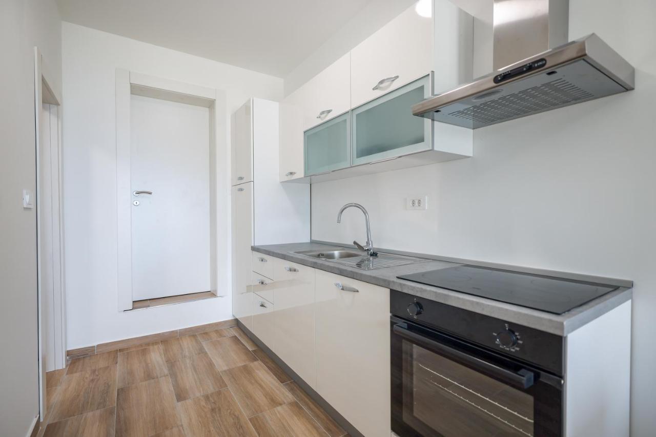 Beachfront Apartments Tic With Seaview Miletici Esterno foto
