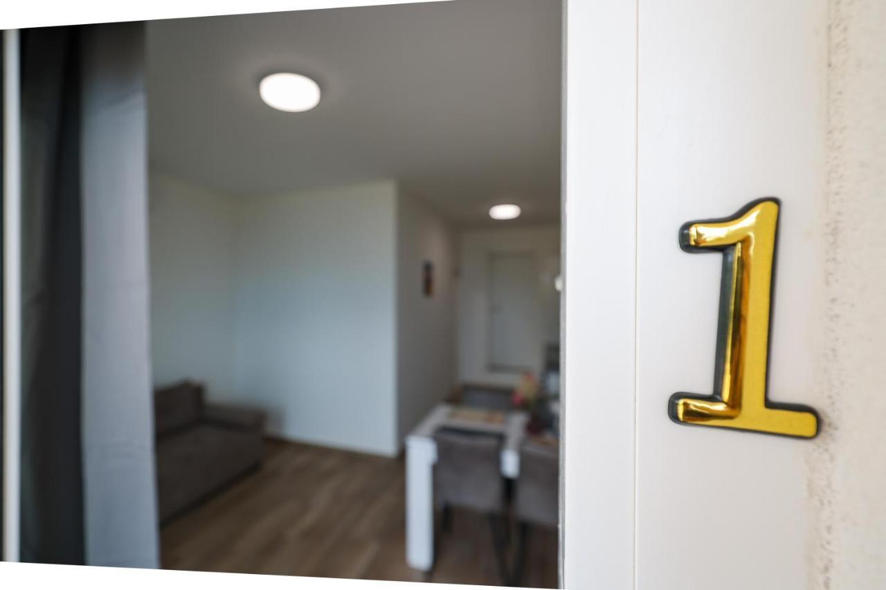 Beachfront Apartments Tic With Seaview Miletici Esterno foto
