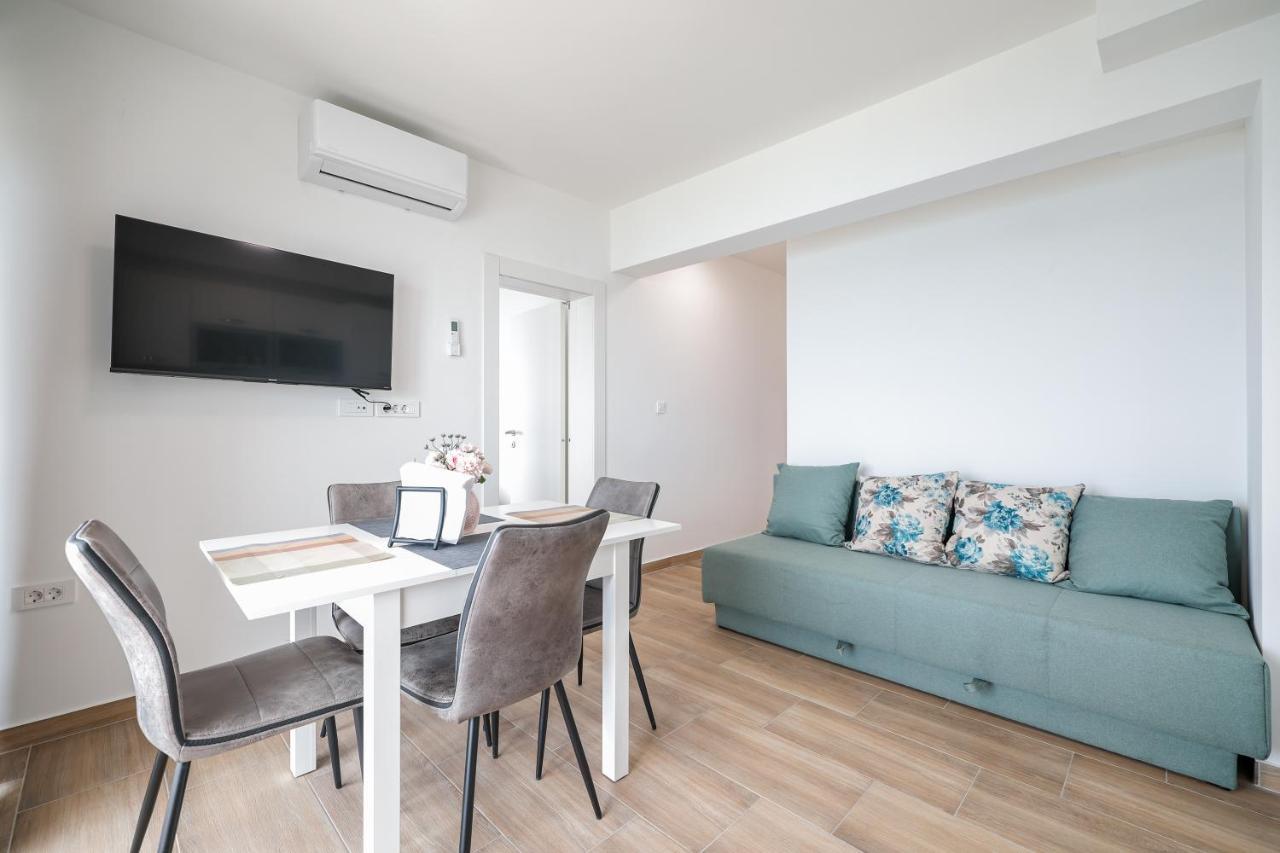 Beachfront Apartments Tic With Seaview Miletici Esterno foto