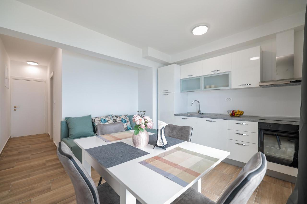 Beachfront Apartments Tic With Seaview Miletici Esterno foto