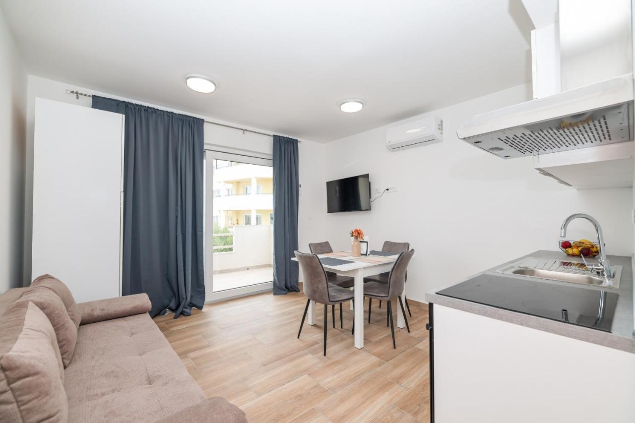 Beachfront Apartments Tic With Seaview Miletici Esterno foto