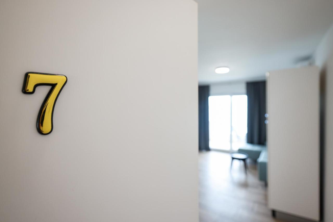 Beachfront Apartments Tic With Seaview Miletici Esterno foto
