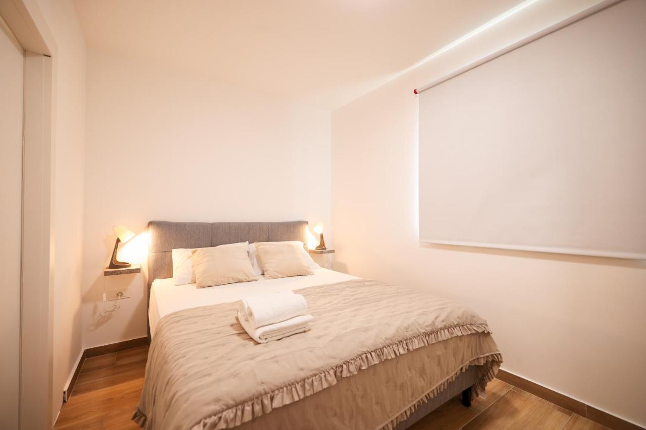 Beachfront Apartments Tic With Seaview Miletici Esterno foto