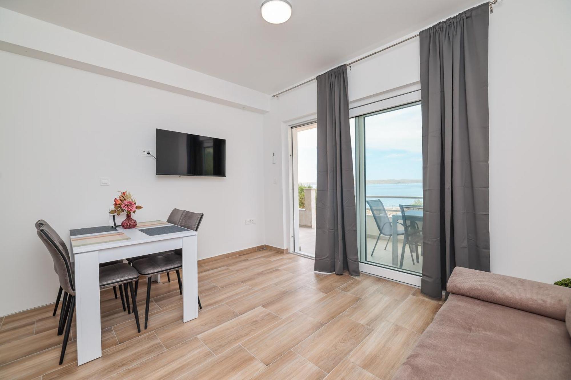 Beachfront Apartments Tic With Seaview Miletici Esterno foto