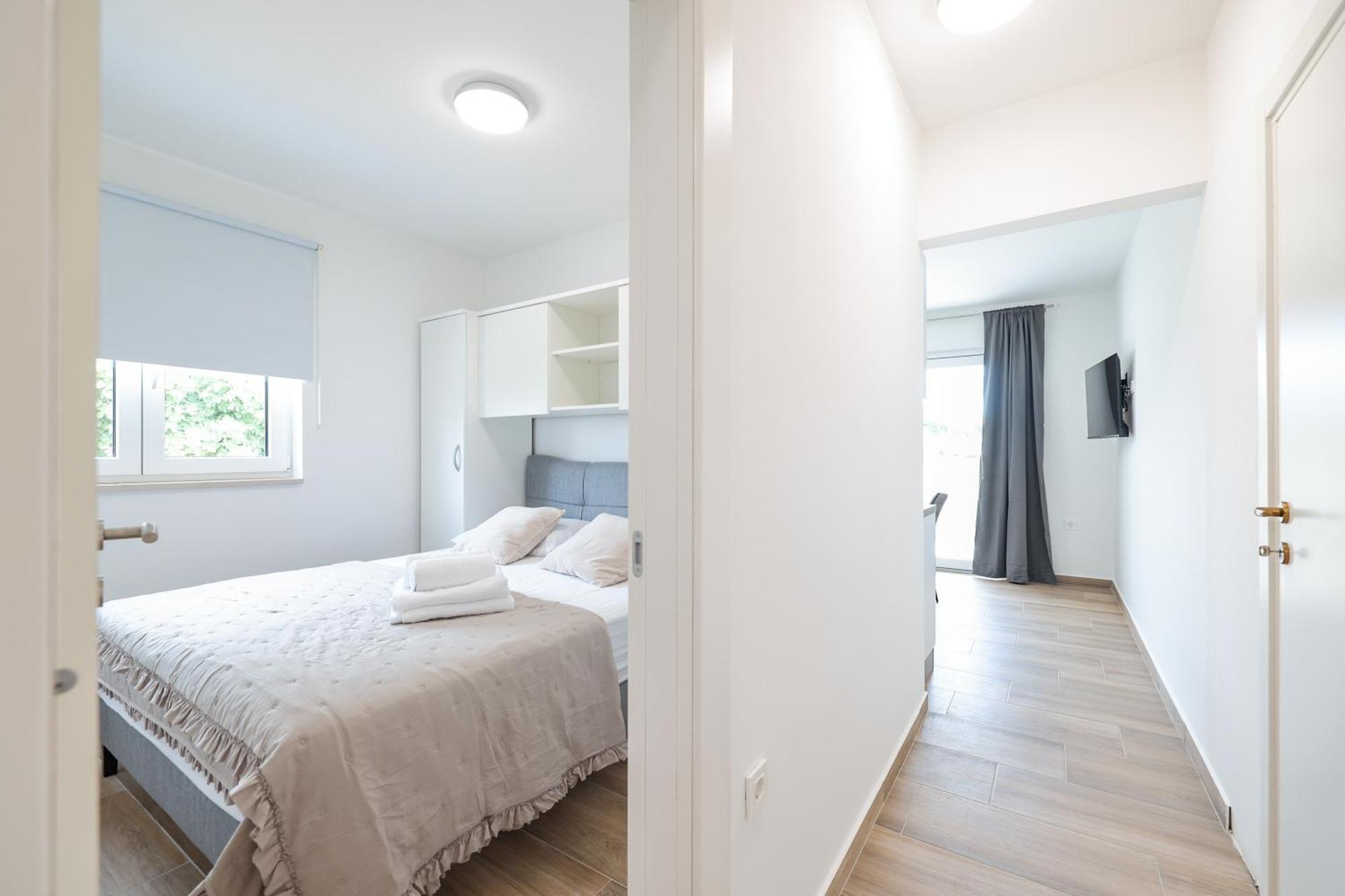 Beachfront Apartments Tic With Seaview Miletici Esterno foto