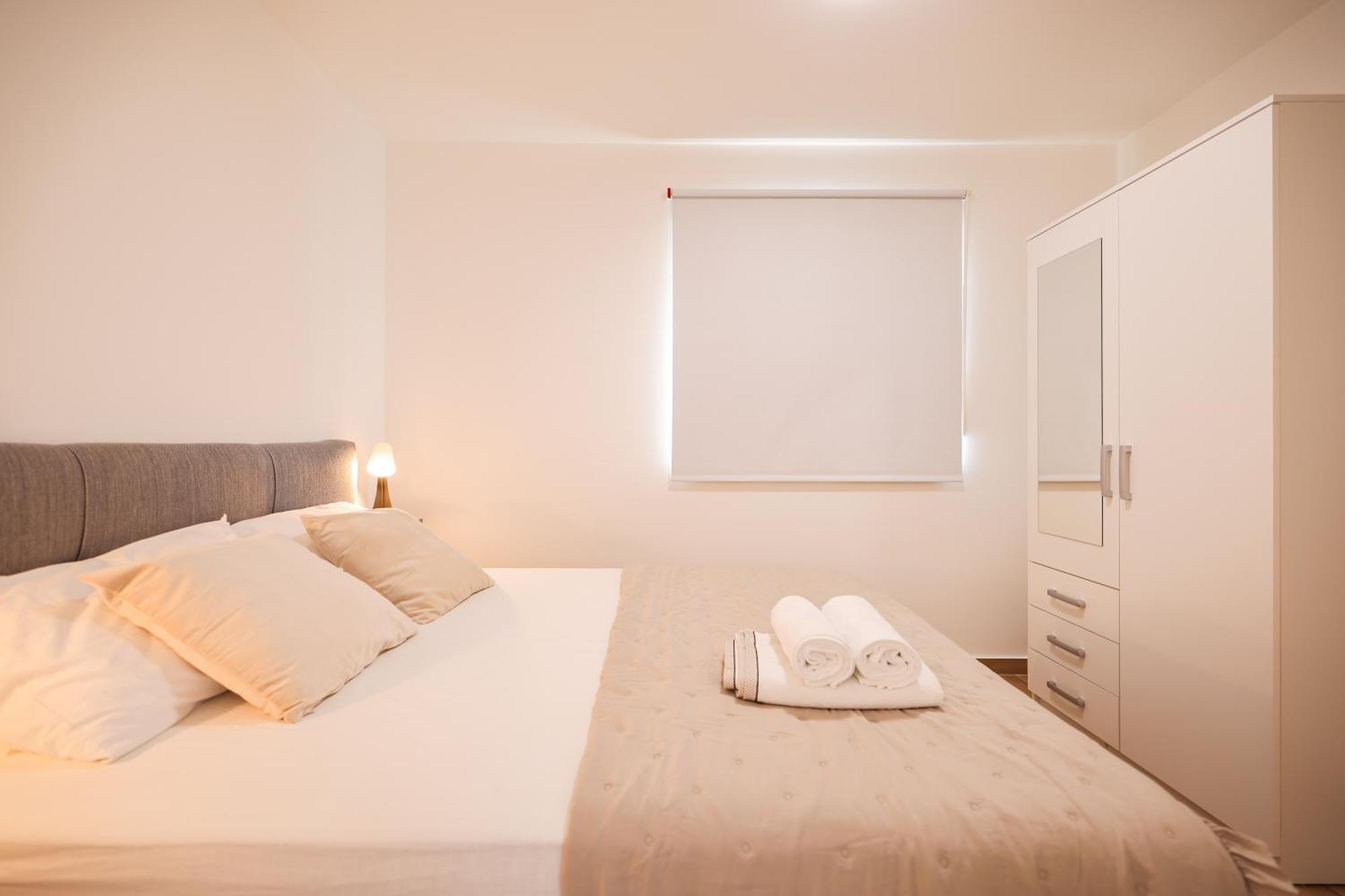 Beachfront Apartments Tic With Seaview Miletici Esterno foto