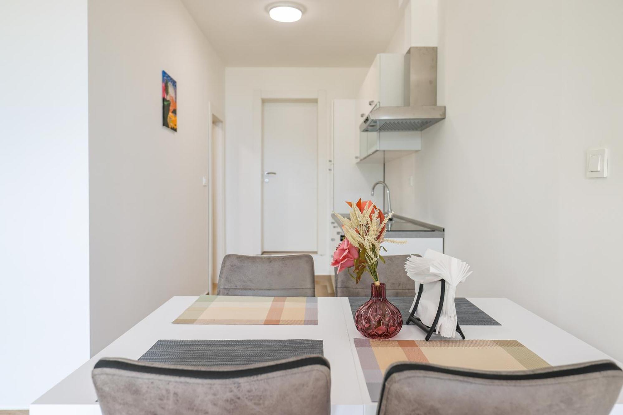 Beachfront Apartments Tic With Seaview Miletici Esterno foto